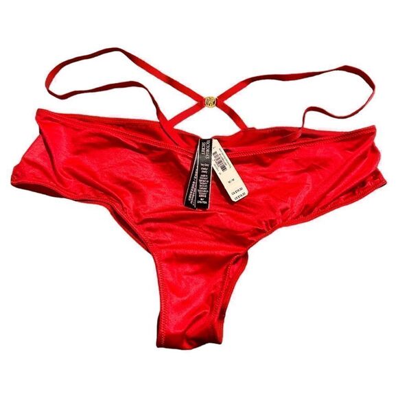 Victoria's Secret VERY SEXY
So Obsessed Strappy Cheeky Panty Medium Lips… - Picture 11 of 15